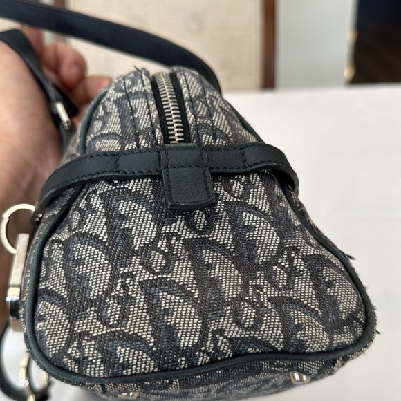 🎉🎉SOLD 🎉🎉 Authentic Dior small shoulder bag - Picture 5 of 13